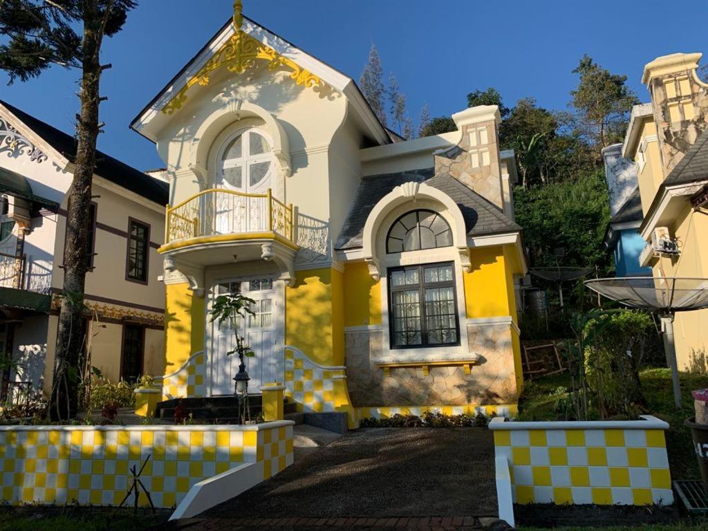 Villa Wubao Kota Bunga 3 Kamar Harga Budget Cinengangirang Zewnętrze zdjęcie