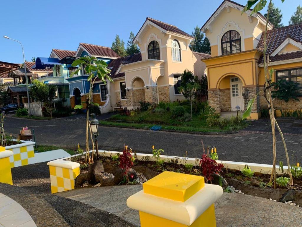 Villa Wubao Kota Bunga 3 Kamar Harga Budget Cinengangirang Zewnętrze zdjęcie