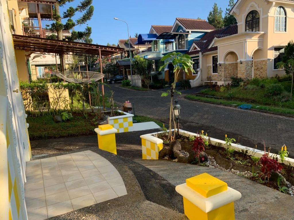 Villa Wubao Kota Bunga 3 Kamar Harga Budget Cinengangirang Zewnętrze zdjęcie
